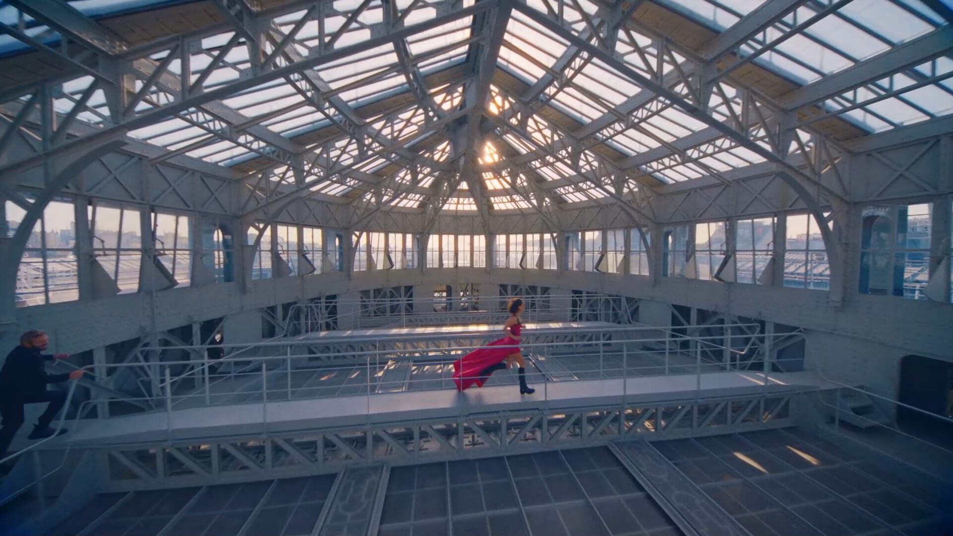 POSTER_DIOR_MISS_DIOR_ESSENCE_