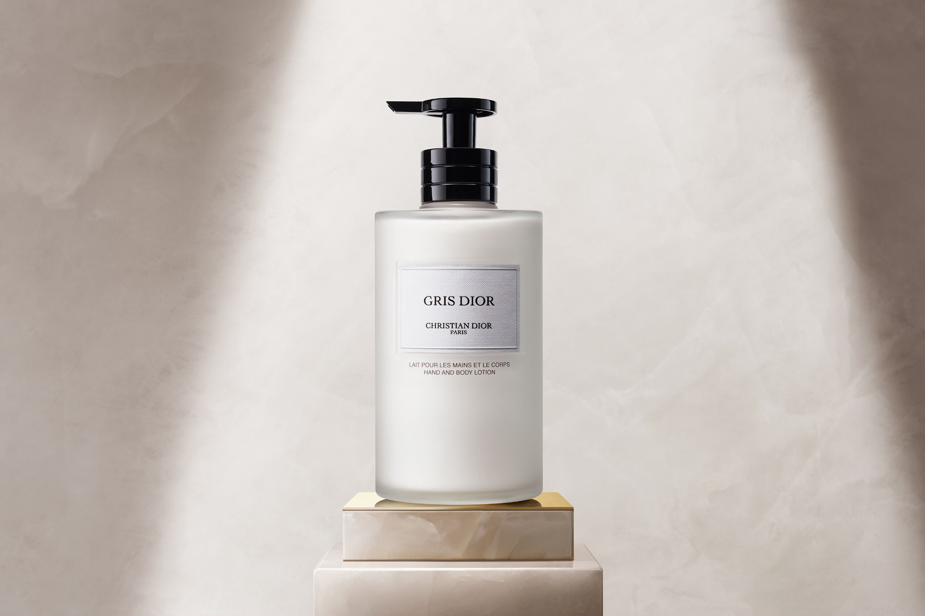 メゾンクリスチャンディオール DIORIVIERA ボディローション 300ml メゾンクリスチャンディオール DIORIVIERA ボディローション 300ml