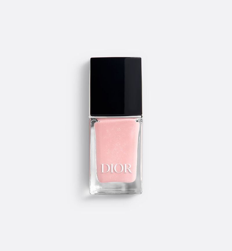 Dior Vernis  - Nail polish - couture colour - shine and long wear - gel effect - protective nail care