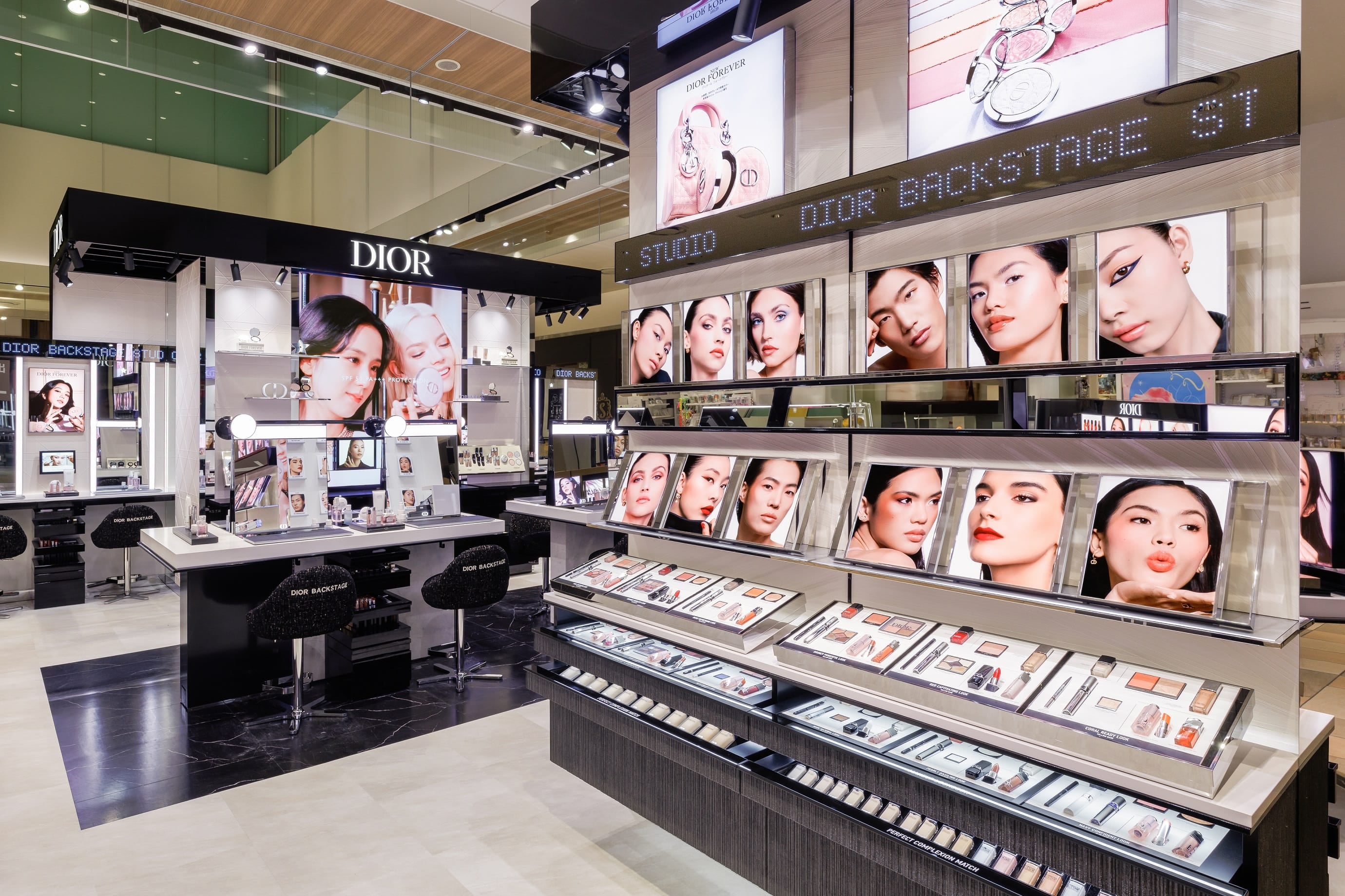 DIOR】ディオール バックステージ ストゥーディオ 店舗一覧
