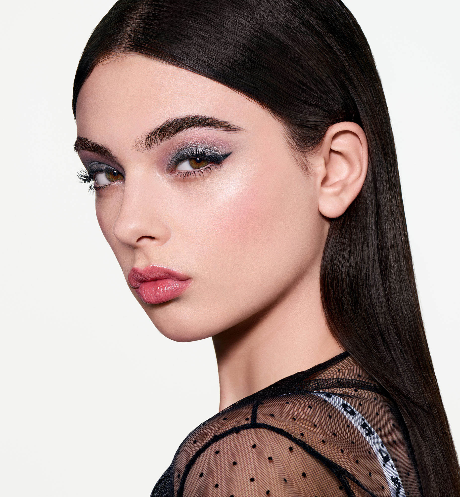 Dior Smoky Metal Look-créez Le Smoky Metal Look, Le Maquillage Qui Met En Valeur Le Regard Grâce Au Smoky