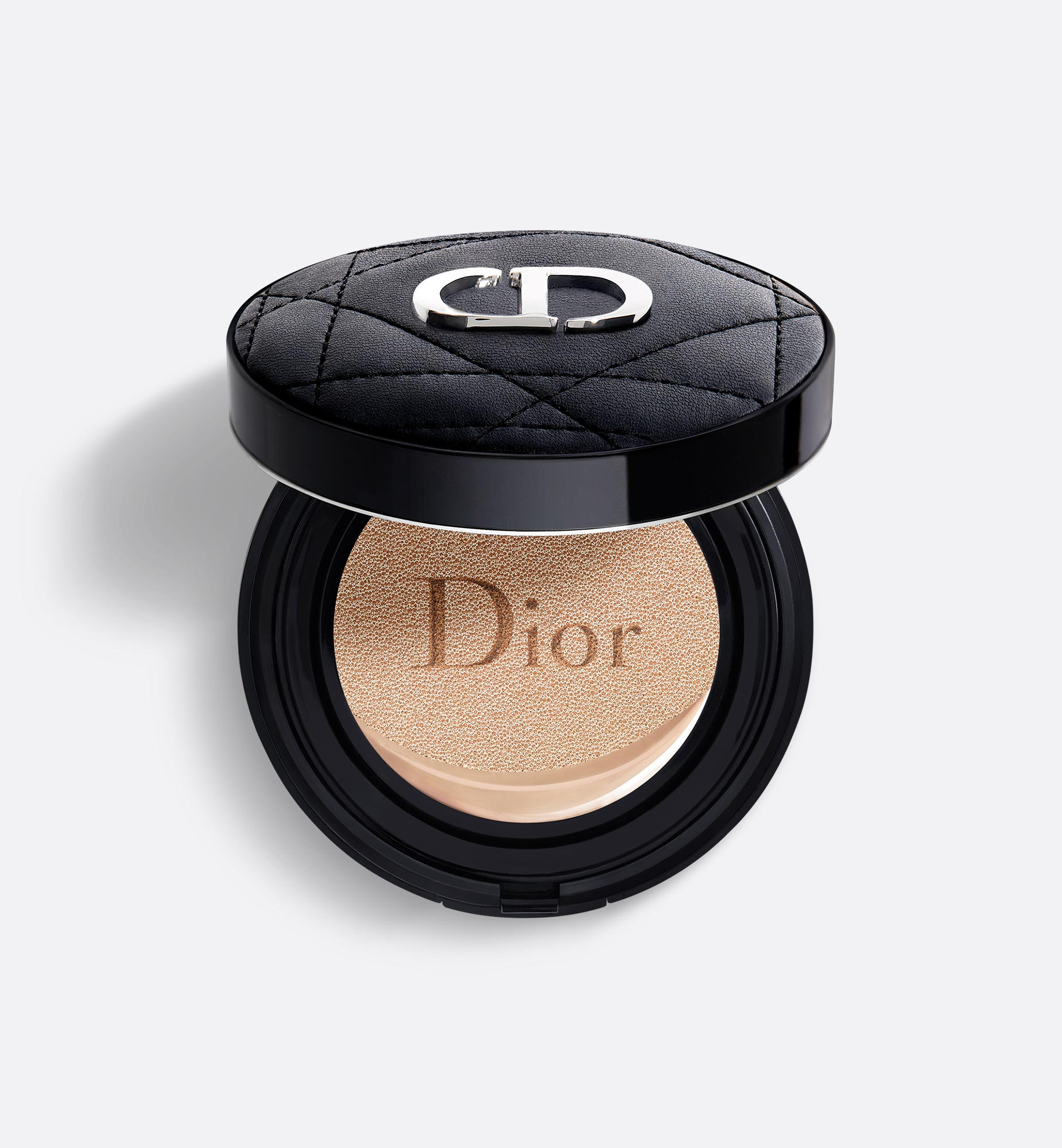 Dior Forever Couture Perfect Cushion: skin-caring fresh foundation