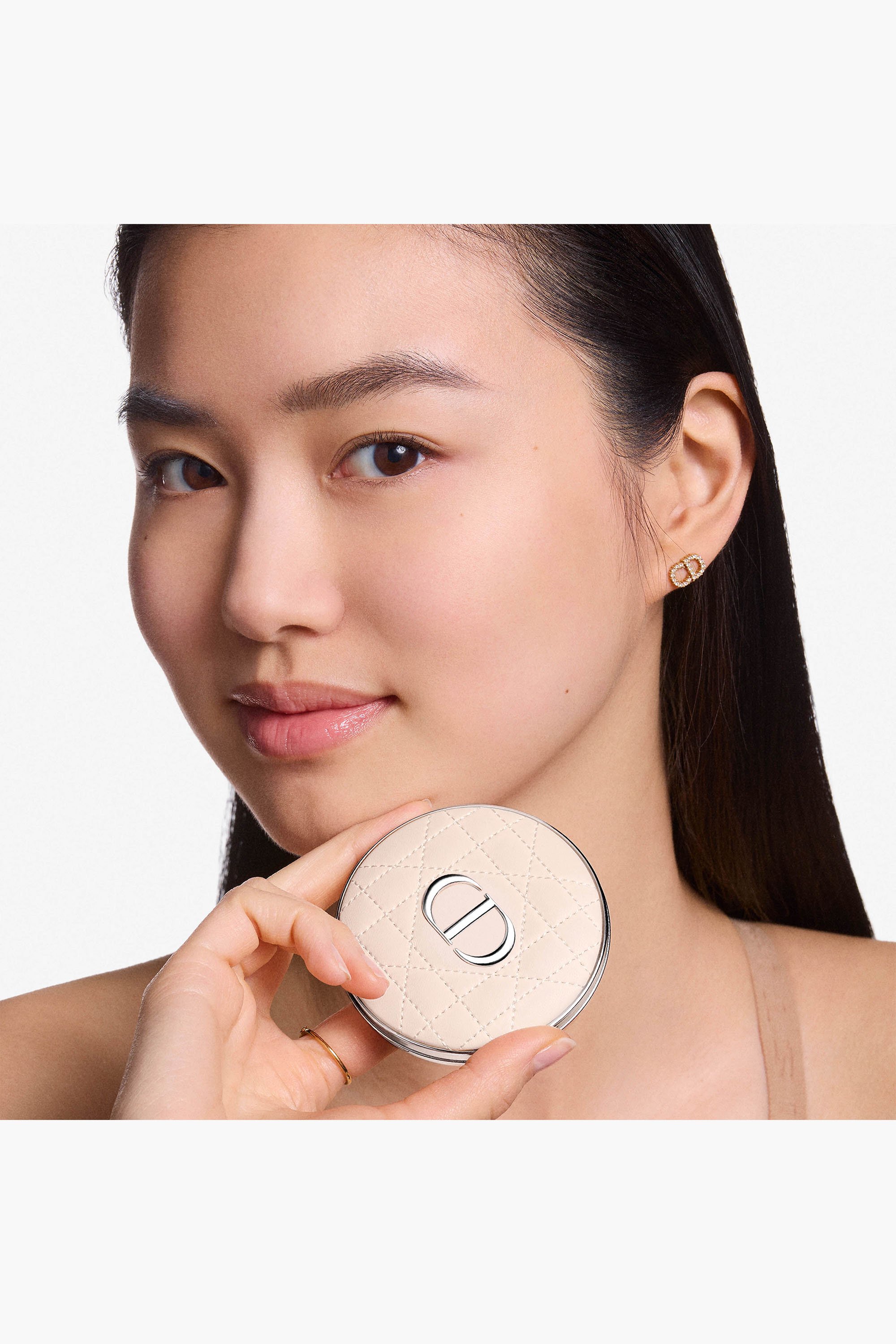 DIOR】 ディオールスキン フォーエヴァー ヌード ラディアント