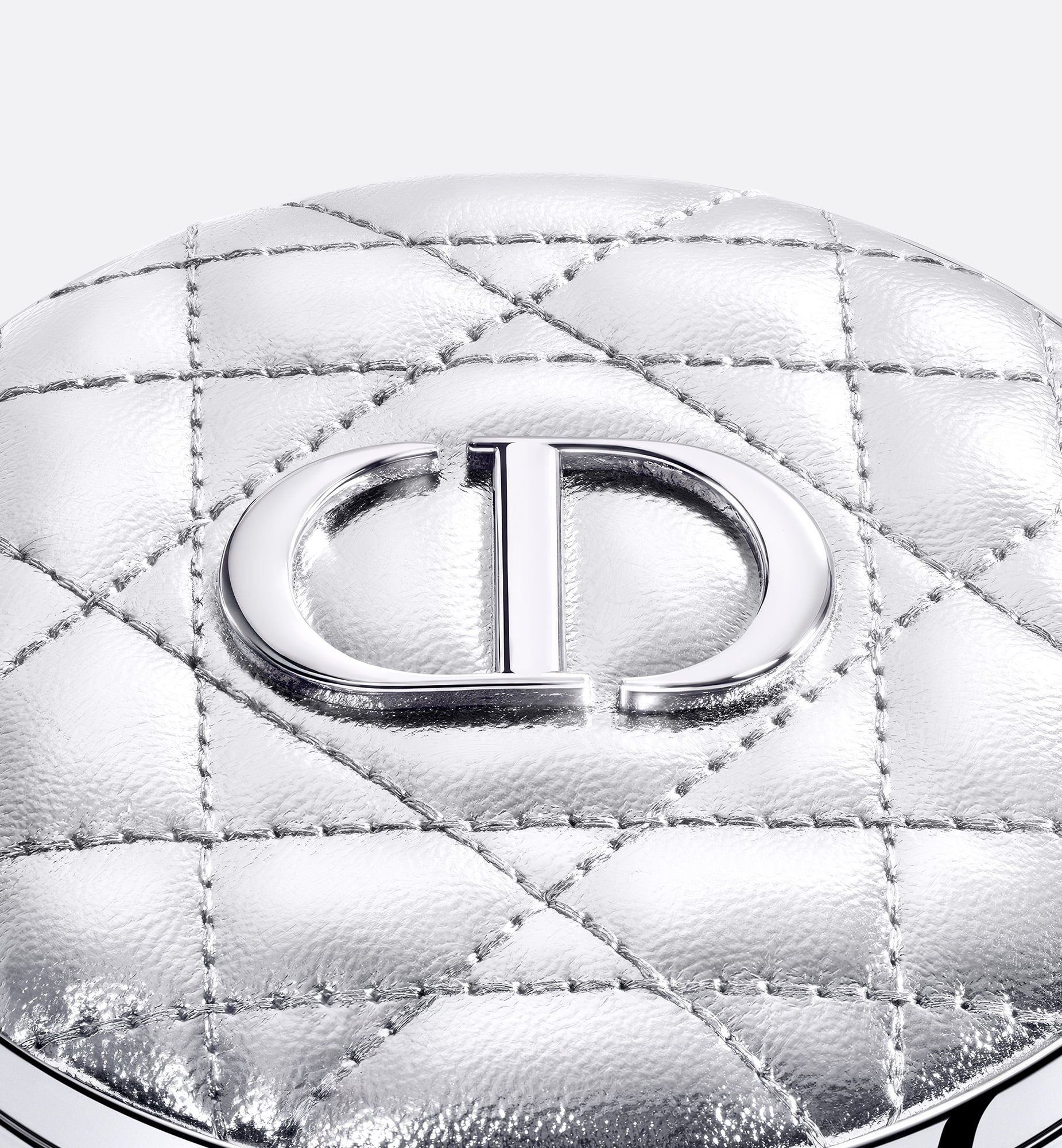 DIOR】 新作 ディオールスキン フォーエヴァー グロウ ルミナイザー