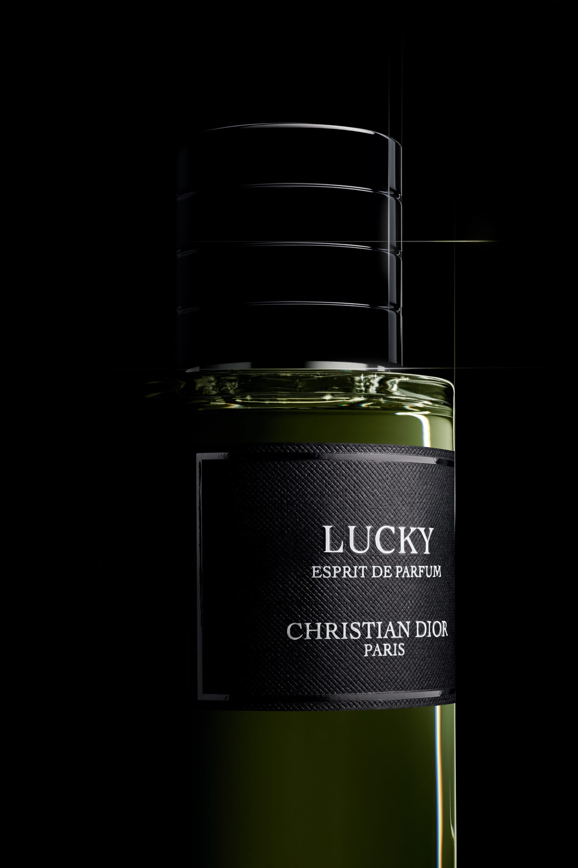 Lucky Esprit de Parfum: Intense Green Floral Notes | DIOR US