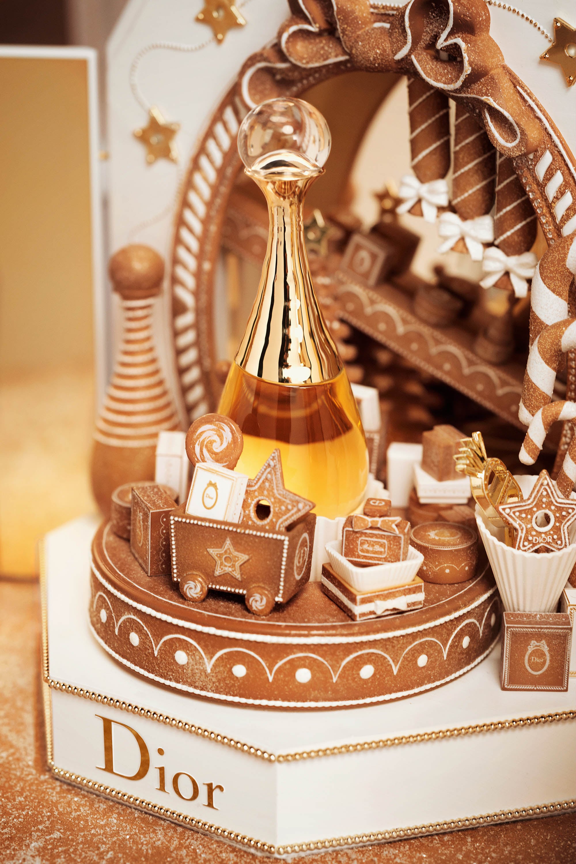 Music box with J'adore l'Or fragrance: Dior perfume Christmas gift
