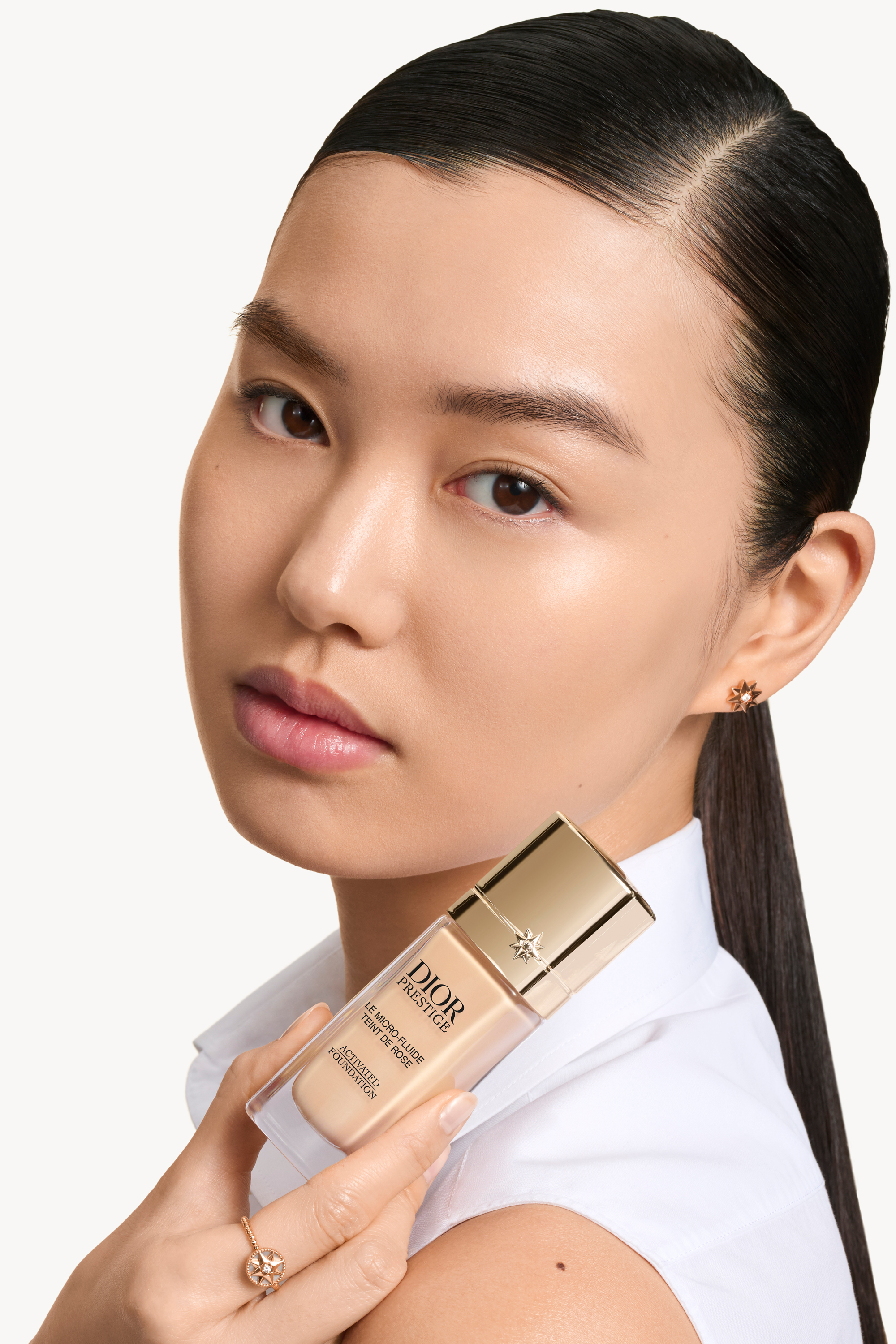 DIOR】 プレステージ ル マイクロ フルイド タン (SPF30／PA+++