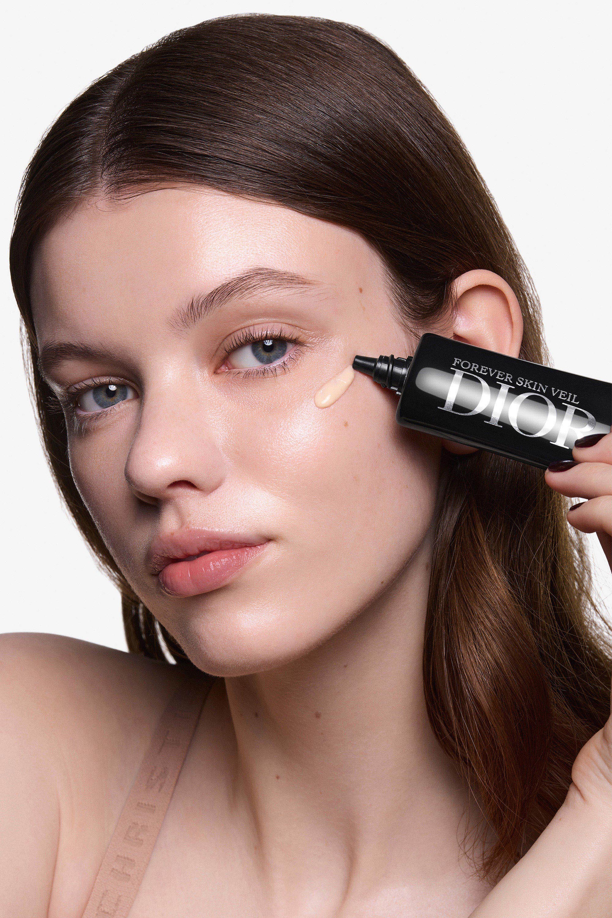Dior Forever Skin Glow & VEIL本体 Dior Forever Skin Veil: Makeup