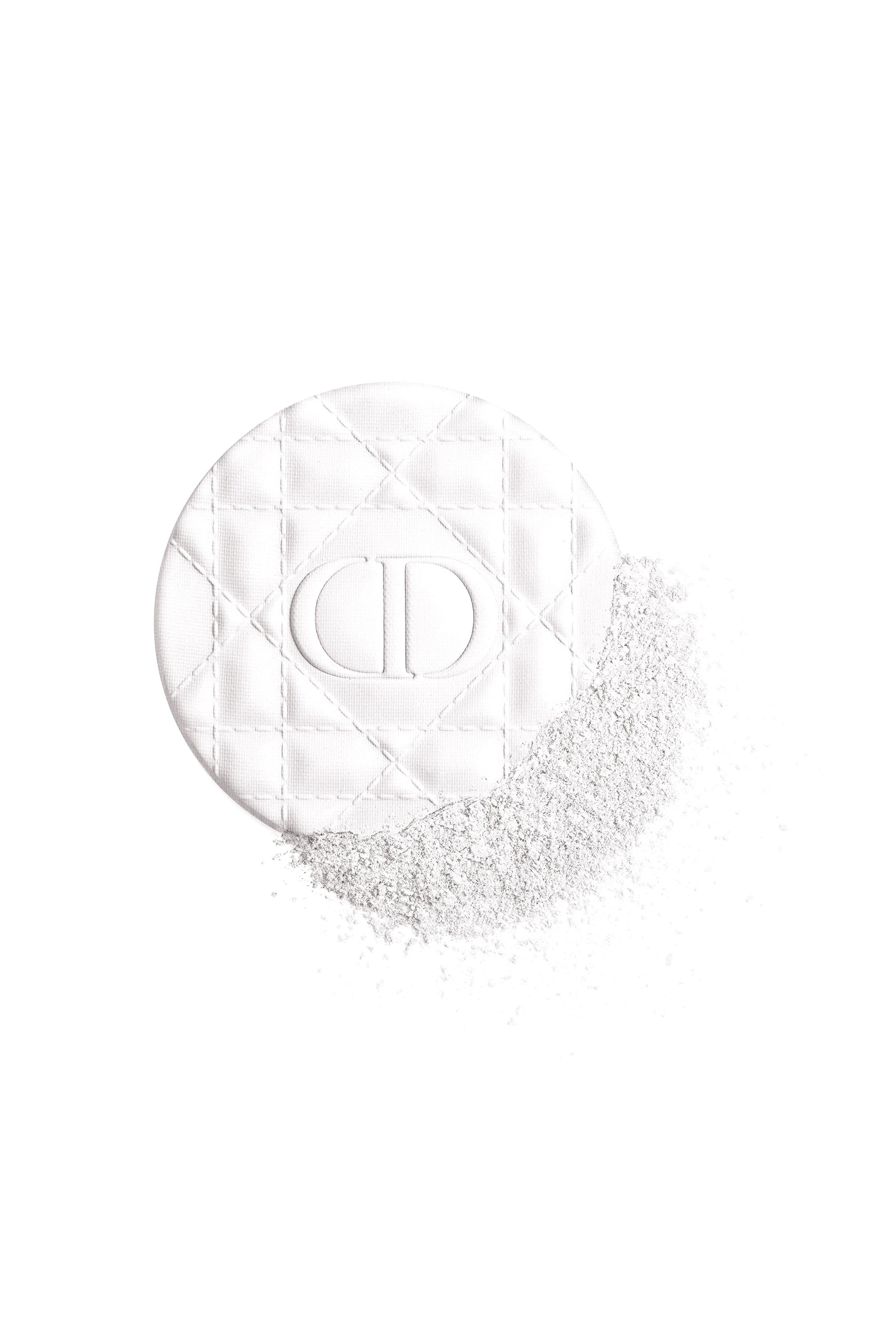 DIOR】 ディオールスキン フォーエヴァー ヌード ラディアント