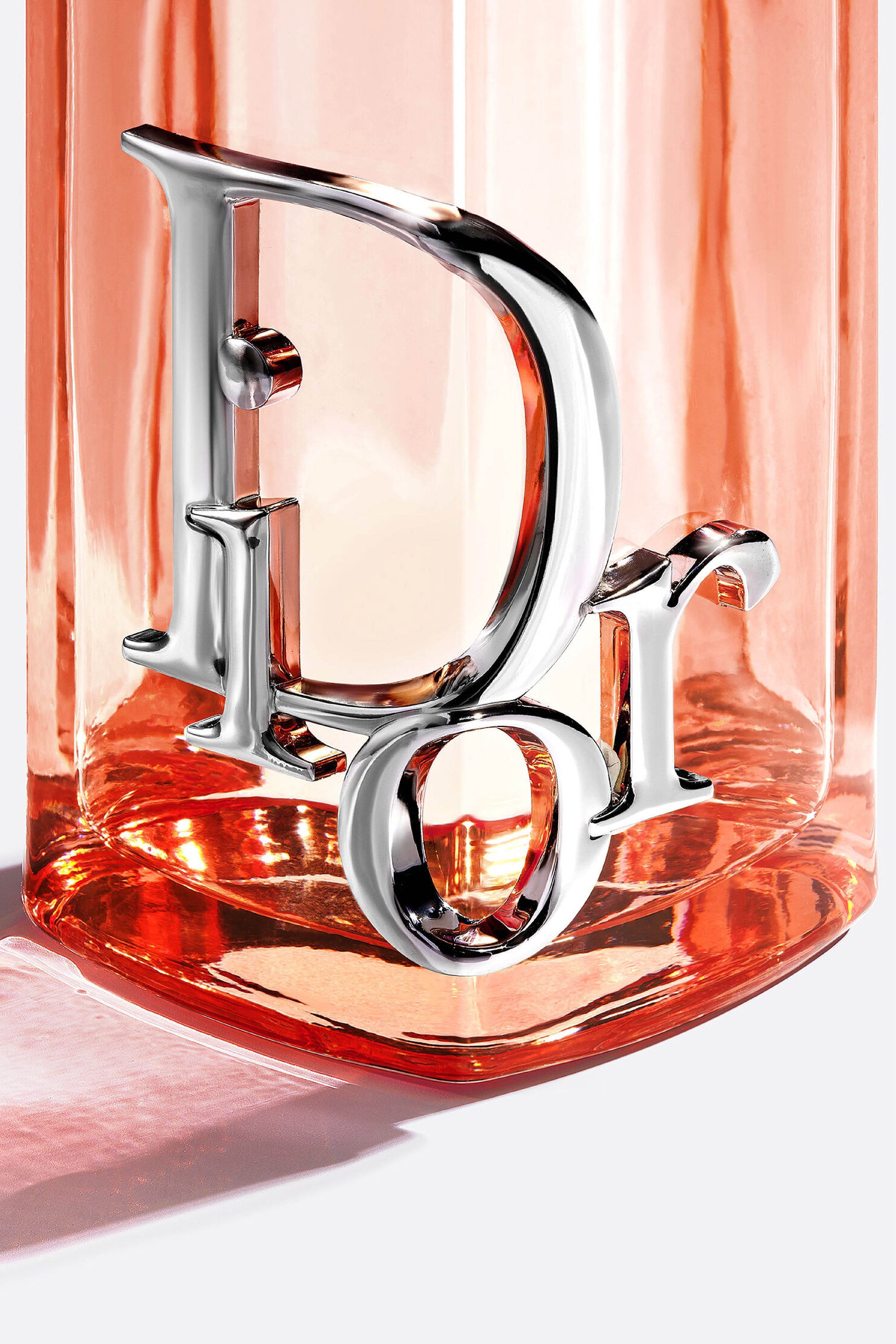 Dior Addict Peachy Glow: gourmet fragrance - jasmine and peach