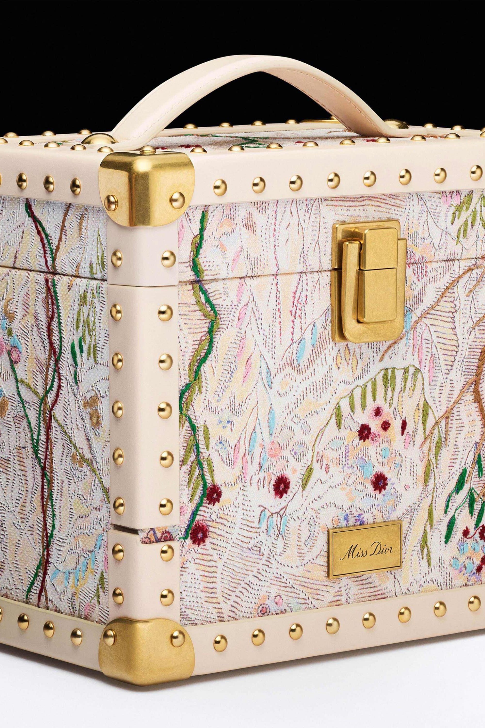 DIOR】 ミス ディオール ミニ トランク バイ エヴァ・ジョスパン(限定